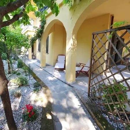 Rose's Garden - Zona Tranquilla - Vicino Torino